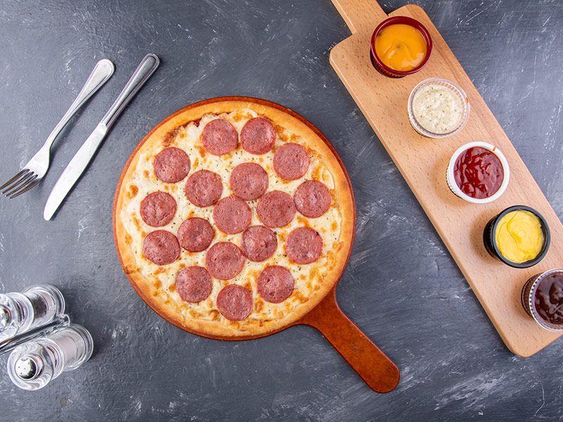 Salami Pizza