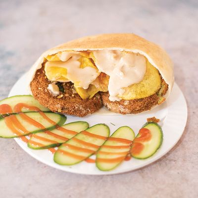 Falafel with potato chips