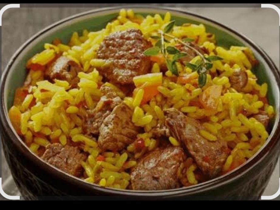 Chicken rice with curry sauce