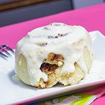 Cinnabon With White Sauce