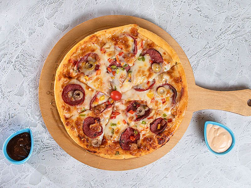 Salami Pizza