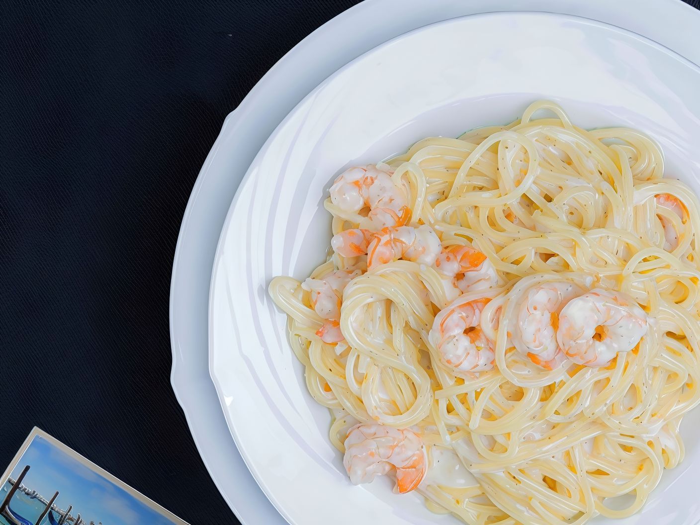 Spaghetti with shrimp and cream sauce or curry