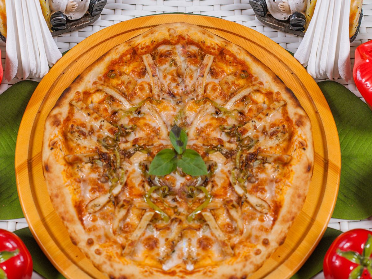 Garlic Chicken Pizza