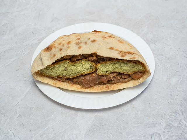 Foul With Taamia Sandwich