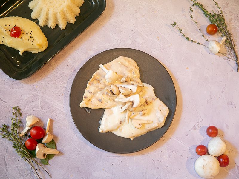 Grilled Chicken With White Mushroom Sauce Platter