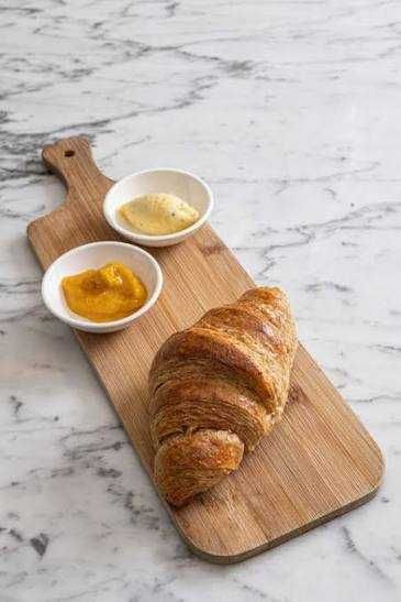 Whole grain croissant