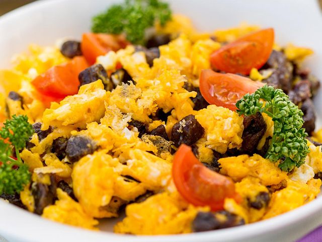 Eggs With Kawerma