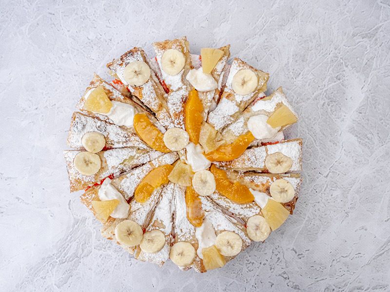 Qeshta With Honey And Fruit Pie