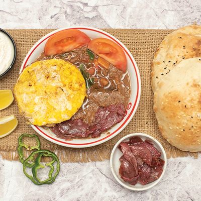 Foul packet with eggs and pastrami