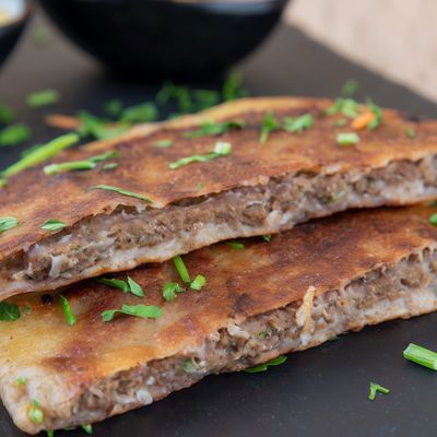 Hawawshi with mozzarella Mix Pizza