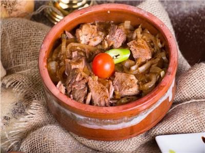 Meat with Onion Casserole