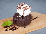 Molten cake with Ice cream