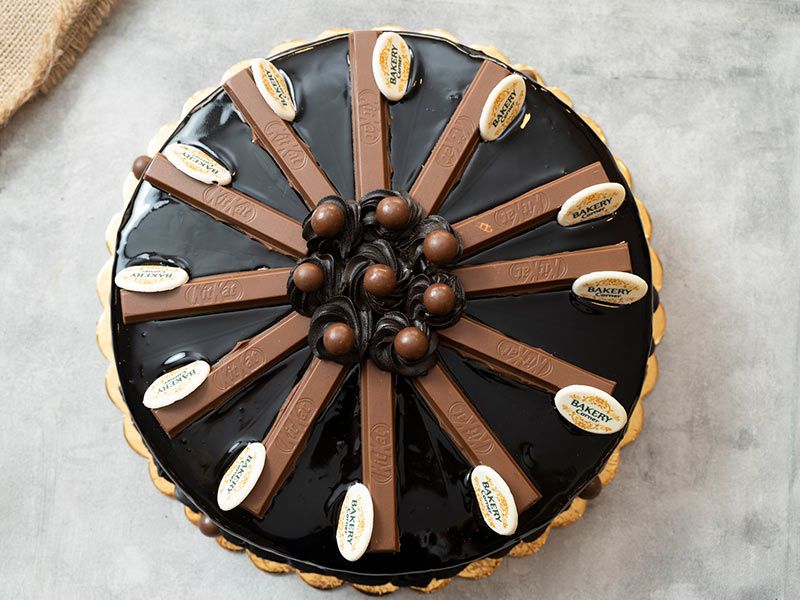 Kitkat Chocolate And Dark Chocolate Torte
