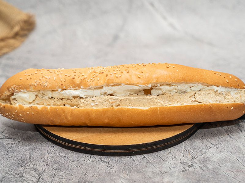 Halawa With Qeshta Sandwich