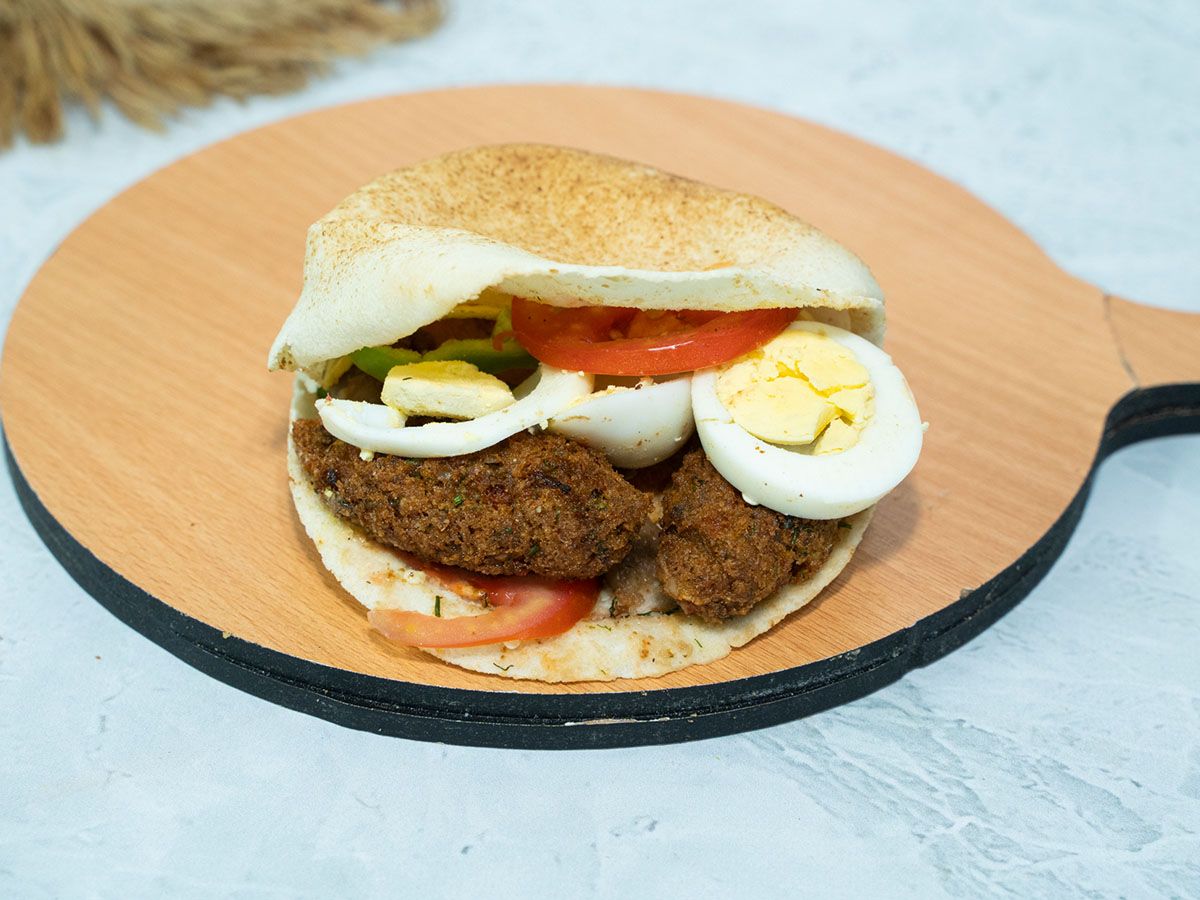 Taamia Sandwich With Eggs