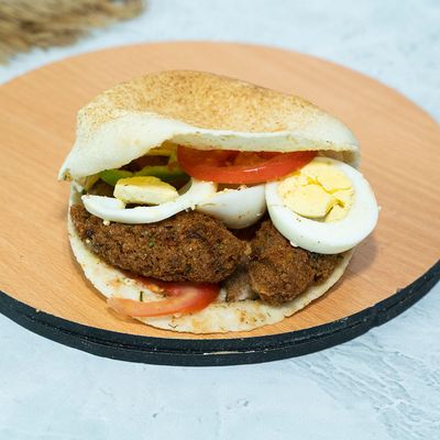 Taamia Sandwich With Eggs