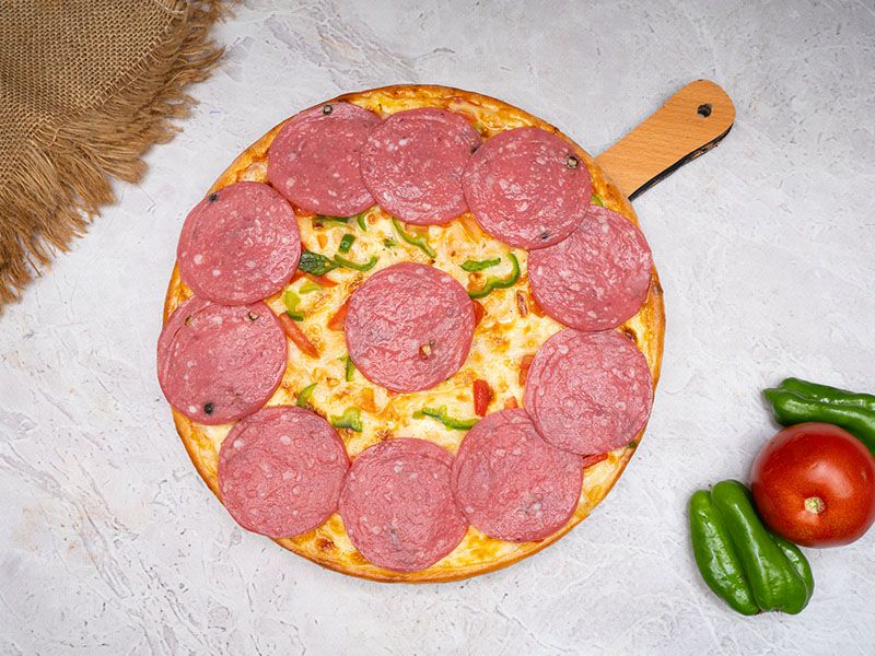 Salami Pizza