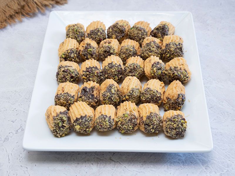 Nuts Petit Four