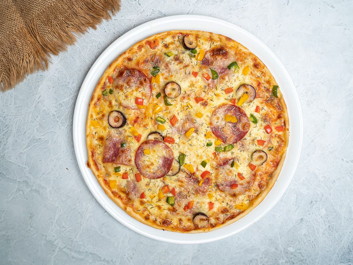 Salami Pizza