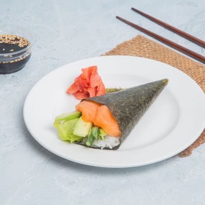 Salmon temaki