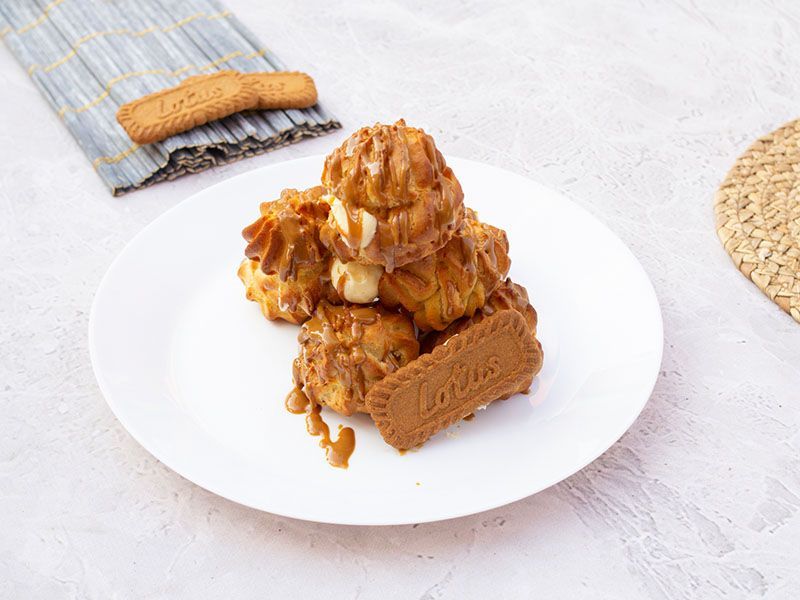 Lotus Profiterole