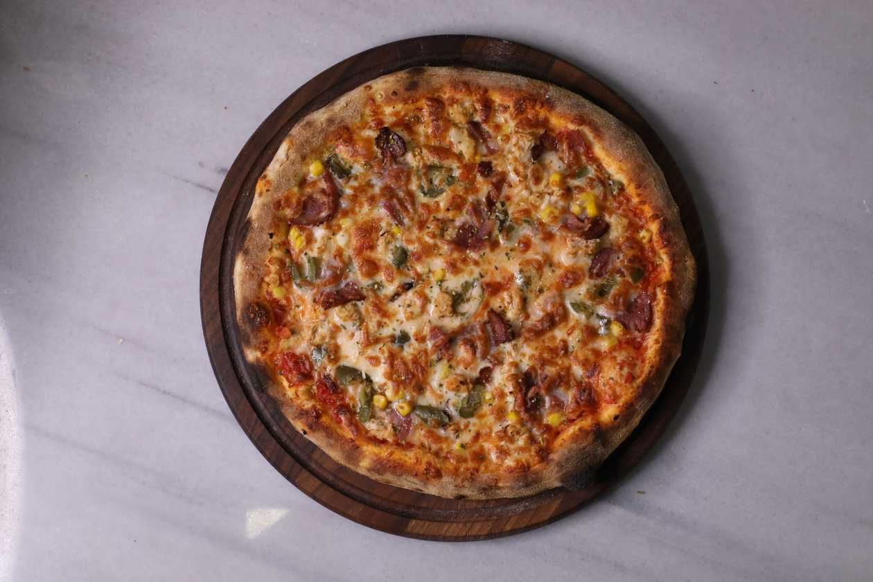 shish tawook pizza