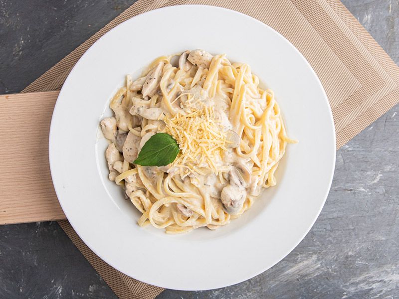 Alfredo With Chicken And Mushroom Pasta