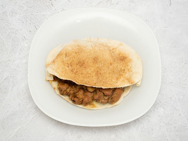 Foul Sandwich With Flaxseed Oil