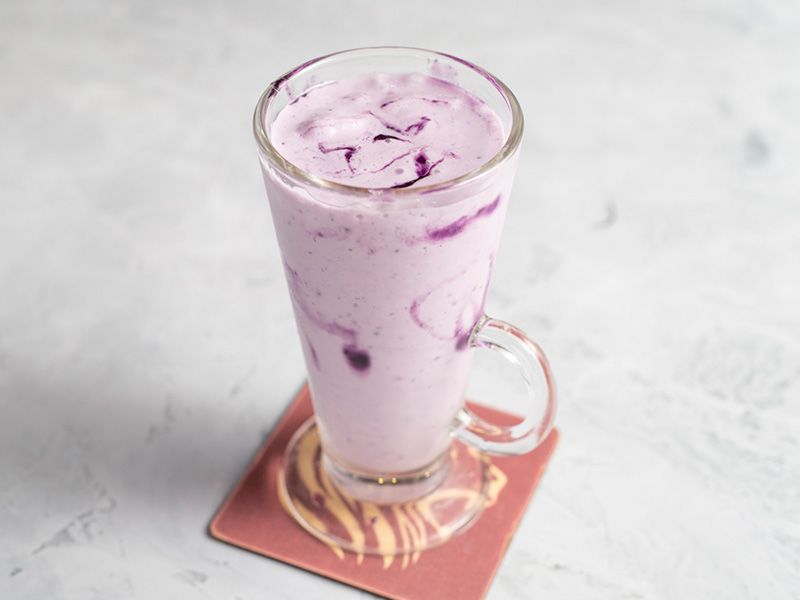 Blueberry yogurt milkshake
