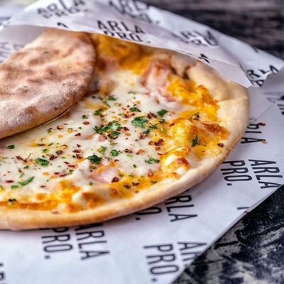 Smoked Turkey Mozzarella Manoushe