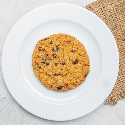 Oatmeal cookies with lemon and raisins