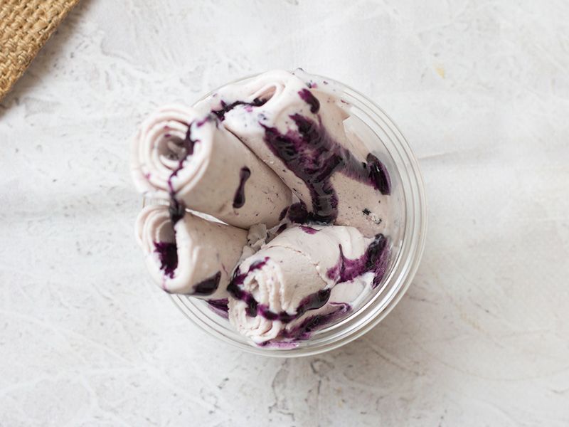 Blueberry ice roll