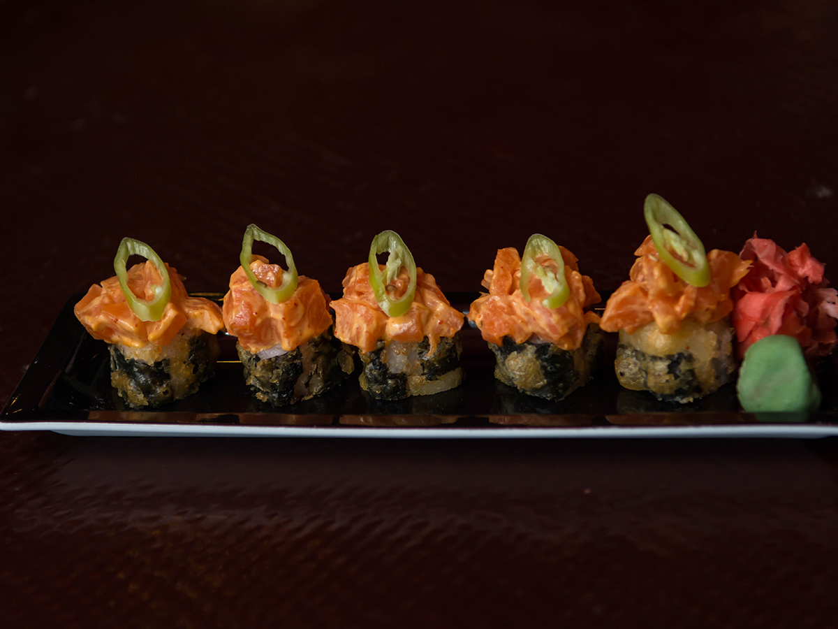 Crunchy spicy salmon Roll