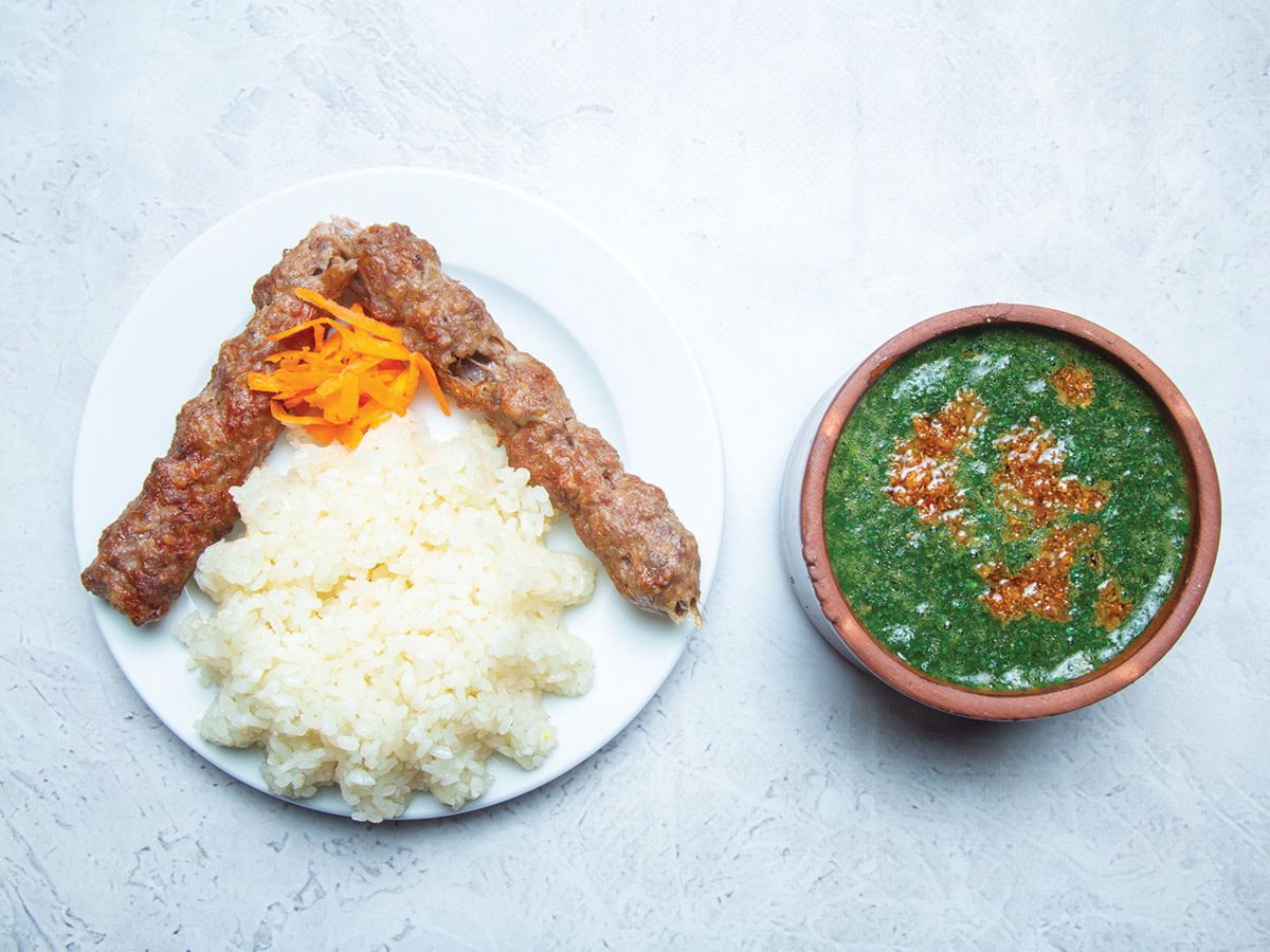 2 pieces of kofta with rice and molokhia