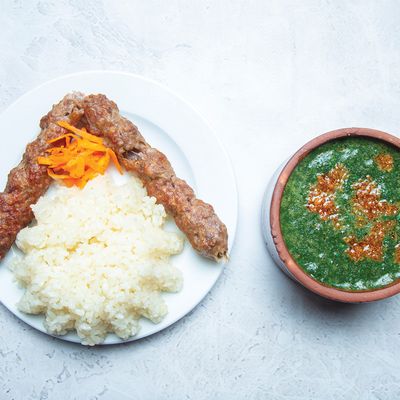 2 pieces of kofta with rice and molokhia