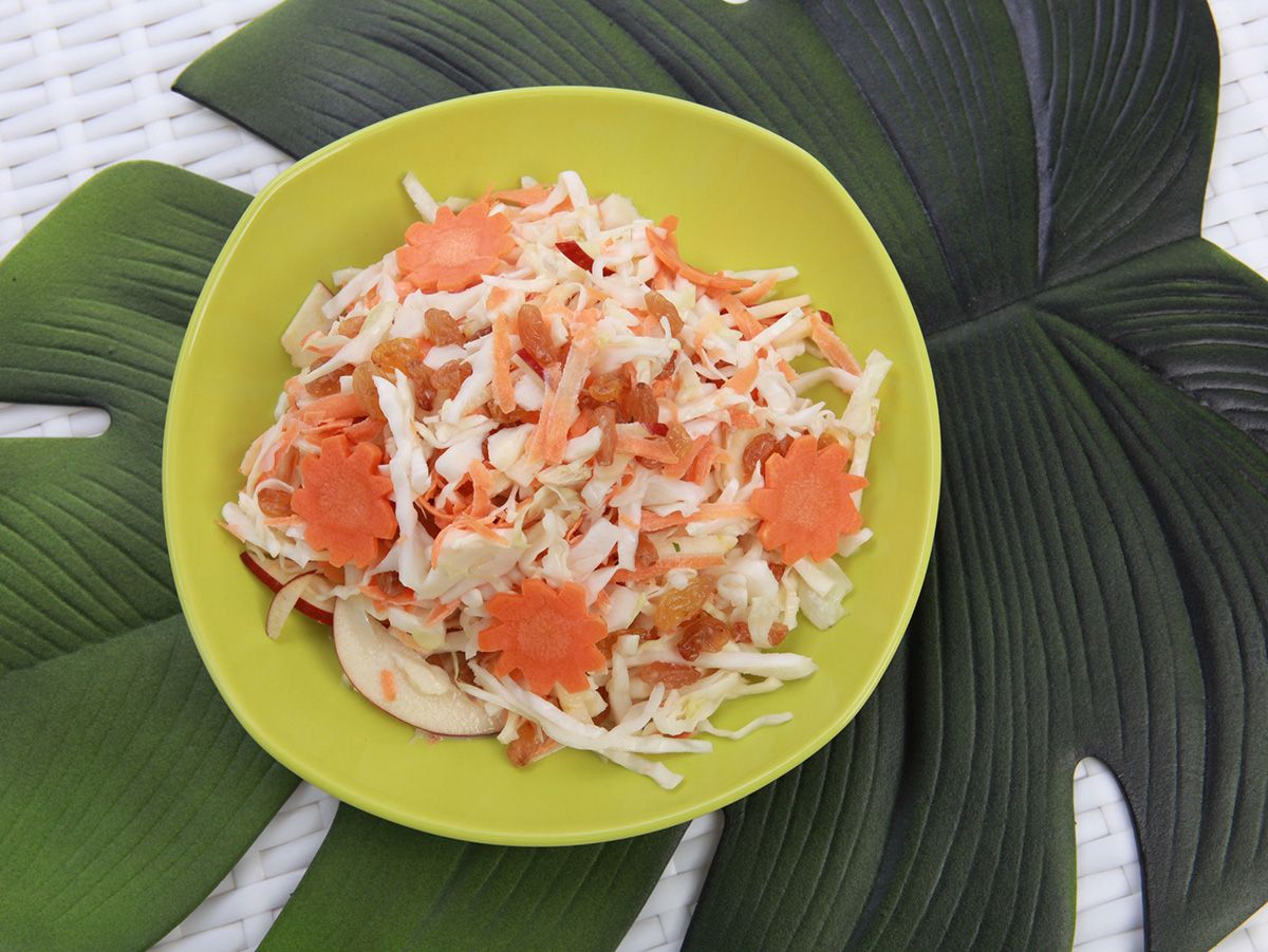 Coleslaw With Raisins And Apple