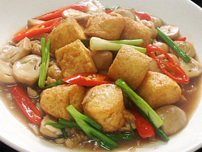 30. Pad Nam Man Hoy Tow Hu Gab Ton Hoom