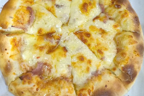 Mix Cheese Oriental Pizza