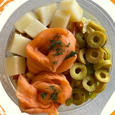 Smoked salmon salad with potatoes