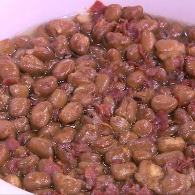 علبة فول بالبسطرمة