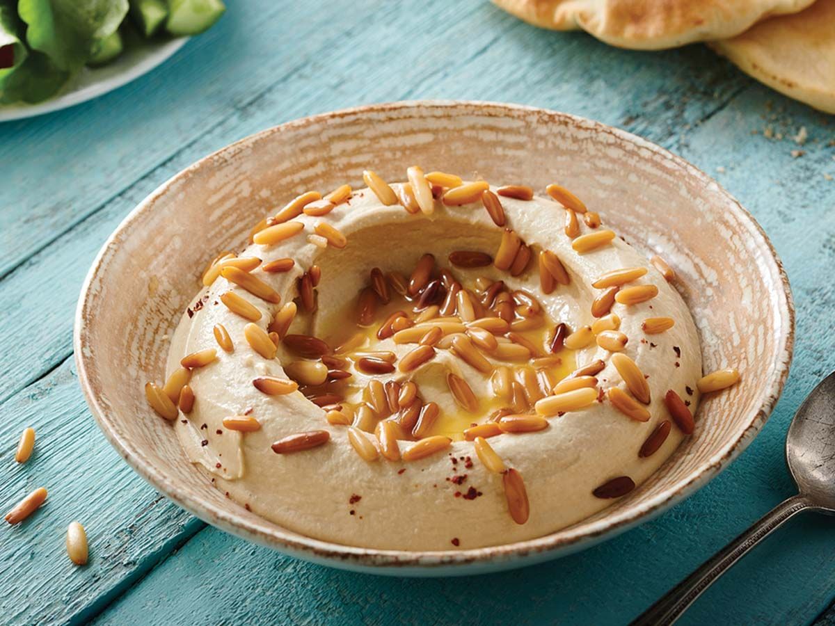 Hummus with pinenuts