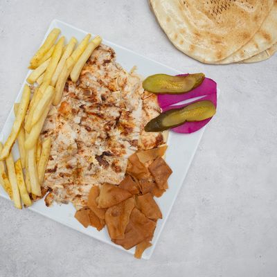 صحن حمص مع شاورما دجاج