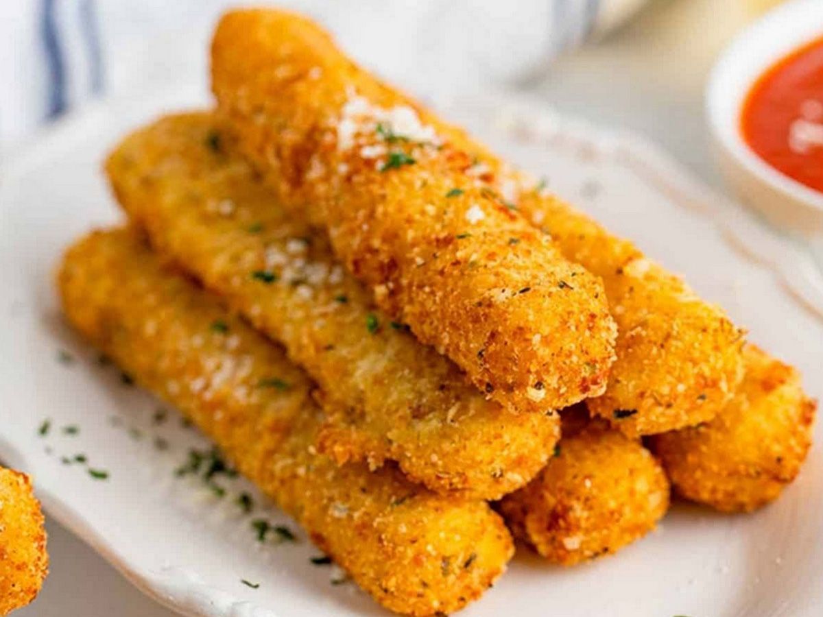 3 Mozzarella Sticks