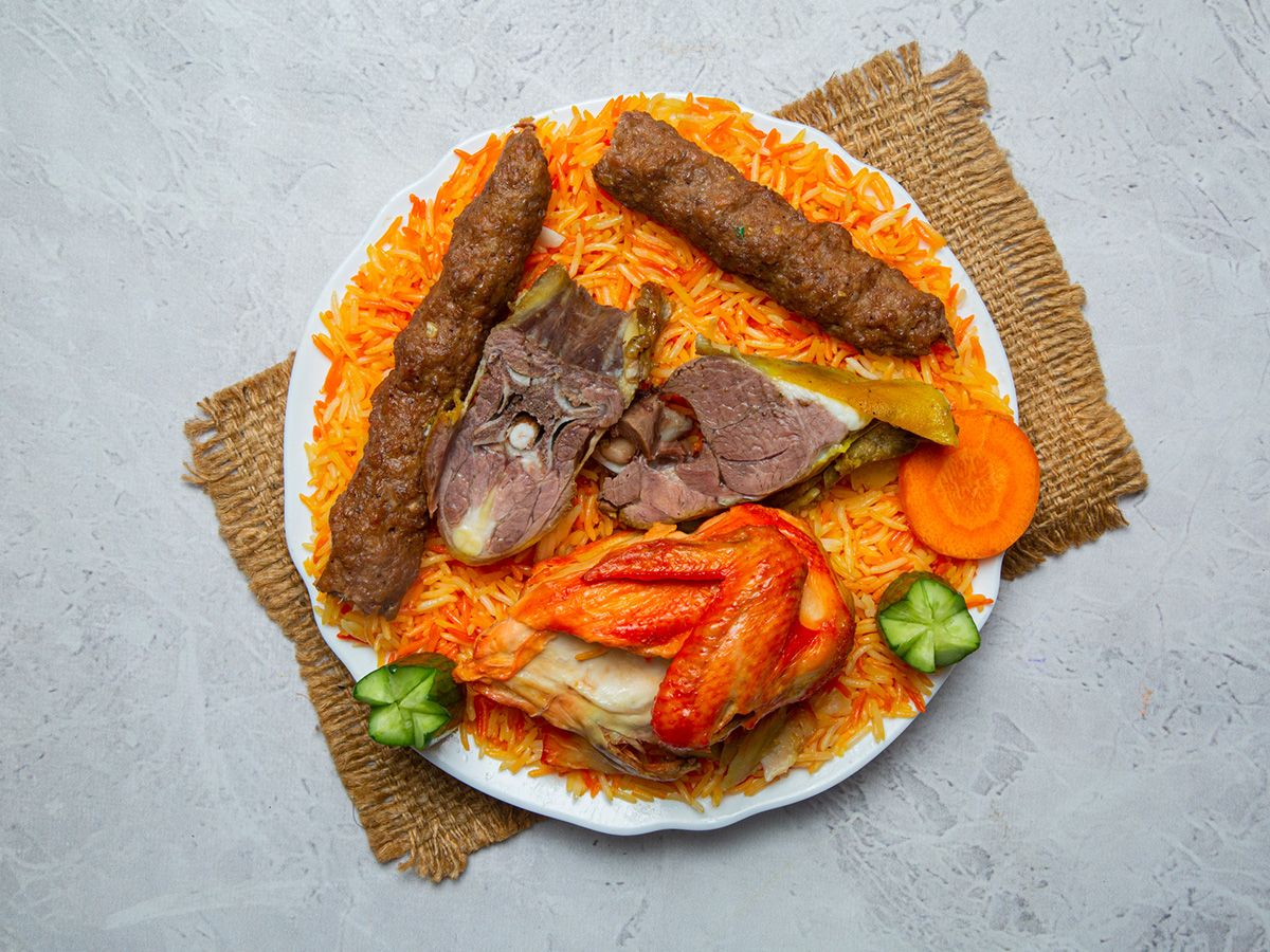 2 pieces of meat with a quarter chicken and one-eighth kofta