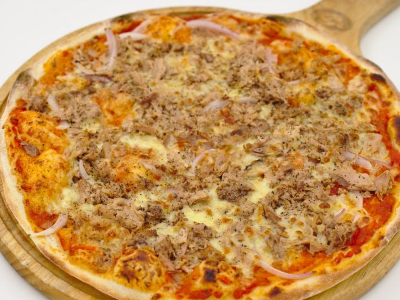 Medium Tuna Pizza