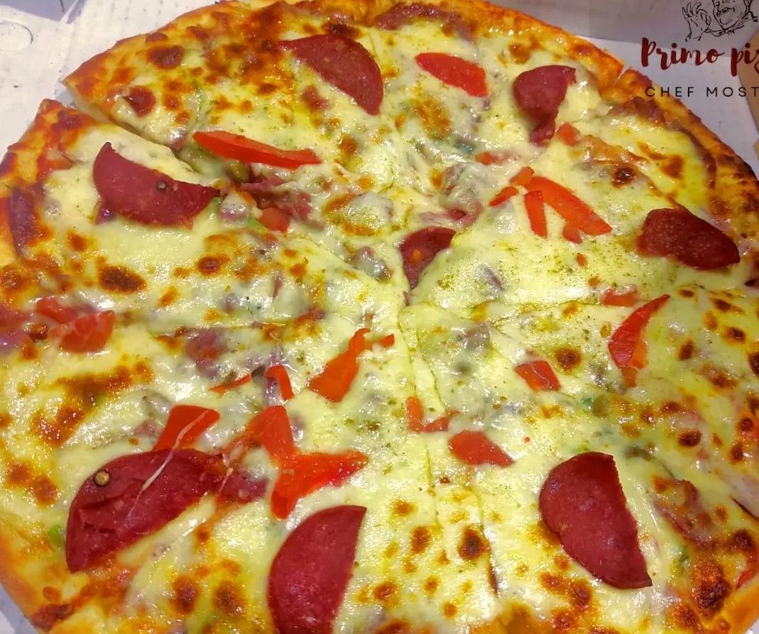 Salami Pizza