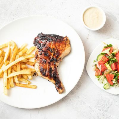ربع دجاج مع بطاطس مقلية