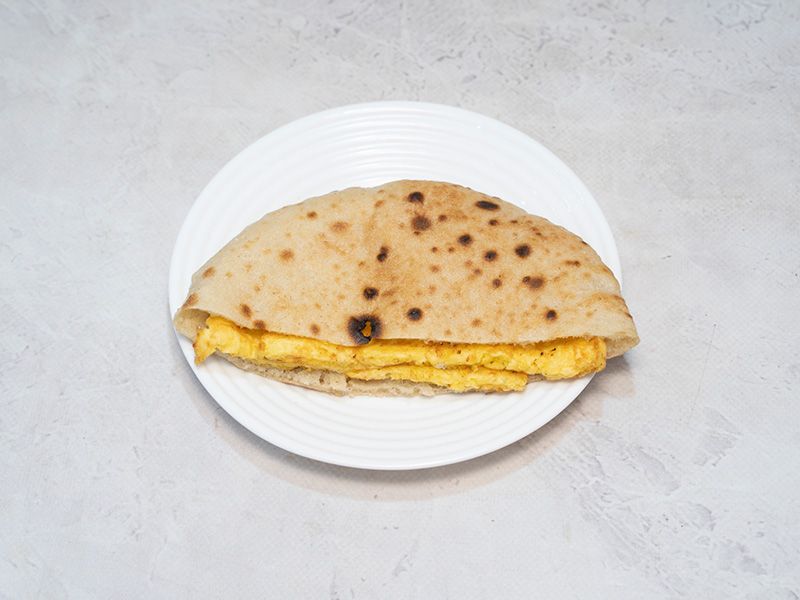 Omelette and Mozzarella Cheese Sandwich