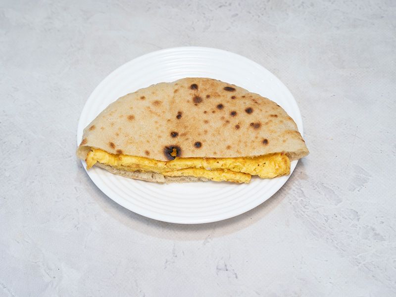 Omelette sandwich with Roumy cheese