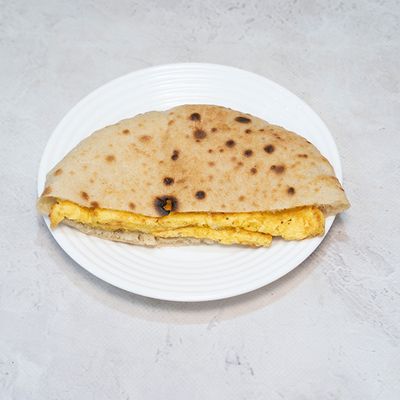 Omelette sandwich with Roumy cheese